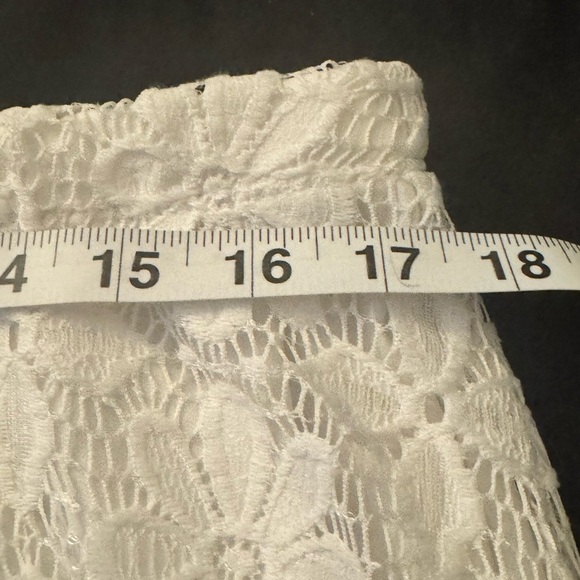 White Lace Skirt Women’s P/XL – Elegant A-Line Floral Overlay - Picture 3 of 4